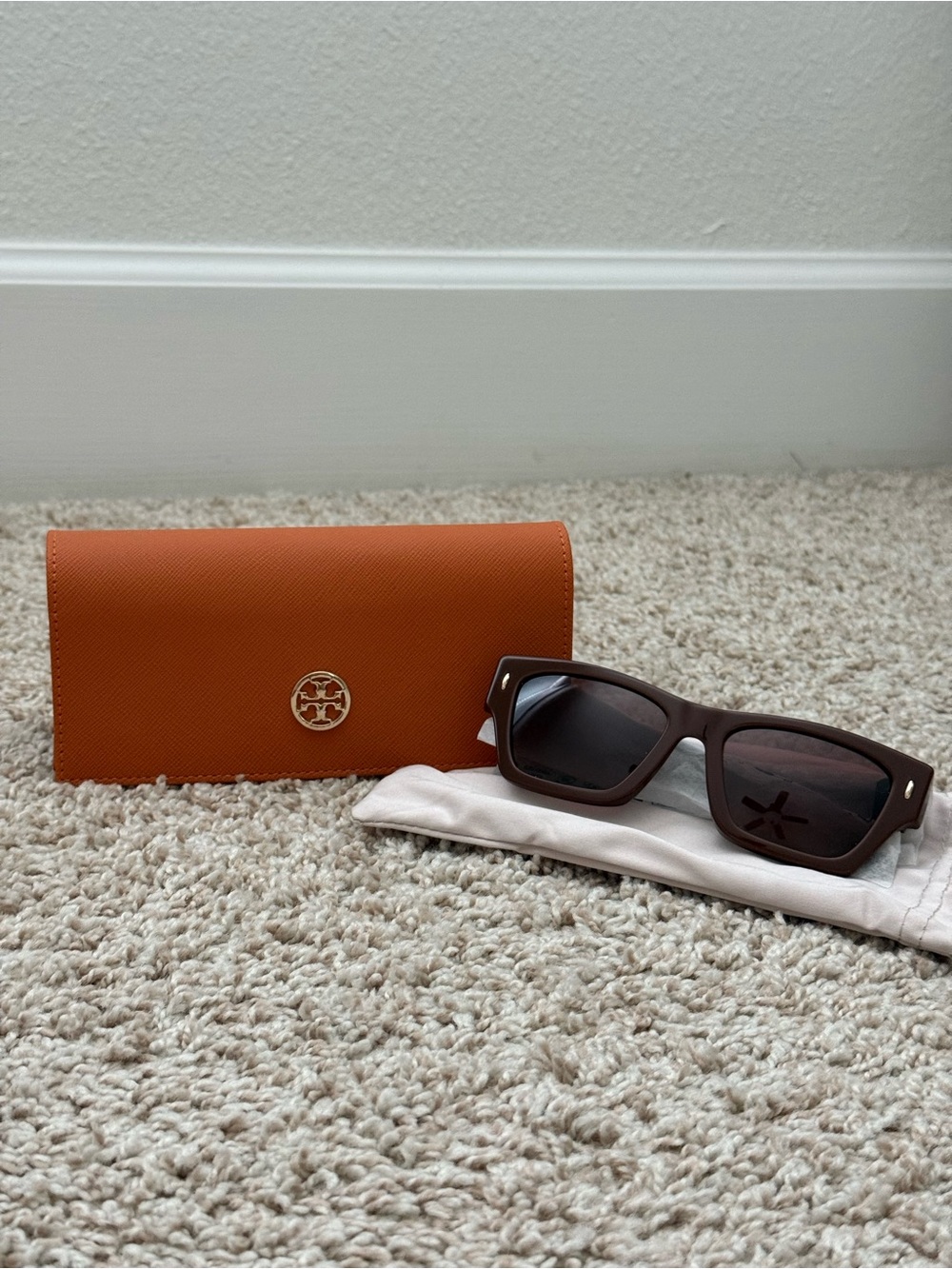 NWT Tory Burch Brown Miller Geometric Sunglasses with branded case